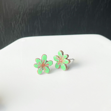 Load image into Gallery viewer, Mini Green Daisy Studs
