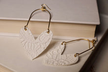 Load image into Gallery viewer, White Lace Leather Hearts
